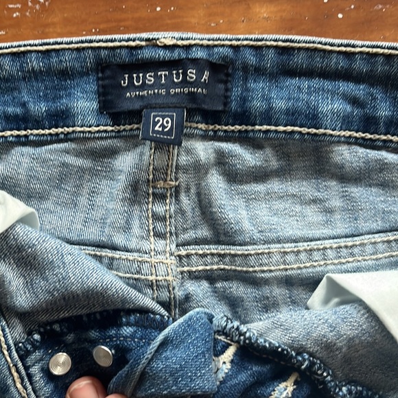 Size 29 Ripped Jean Shorts - Picture 5 of 6